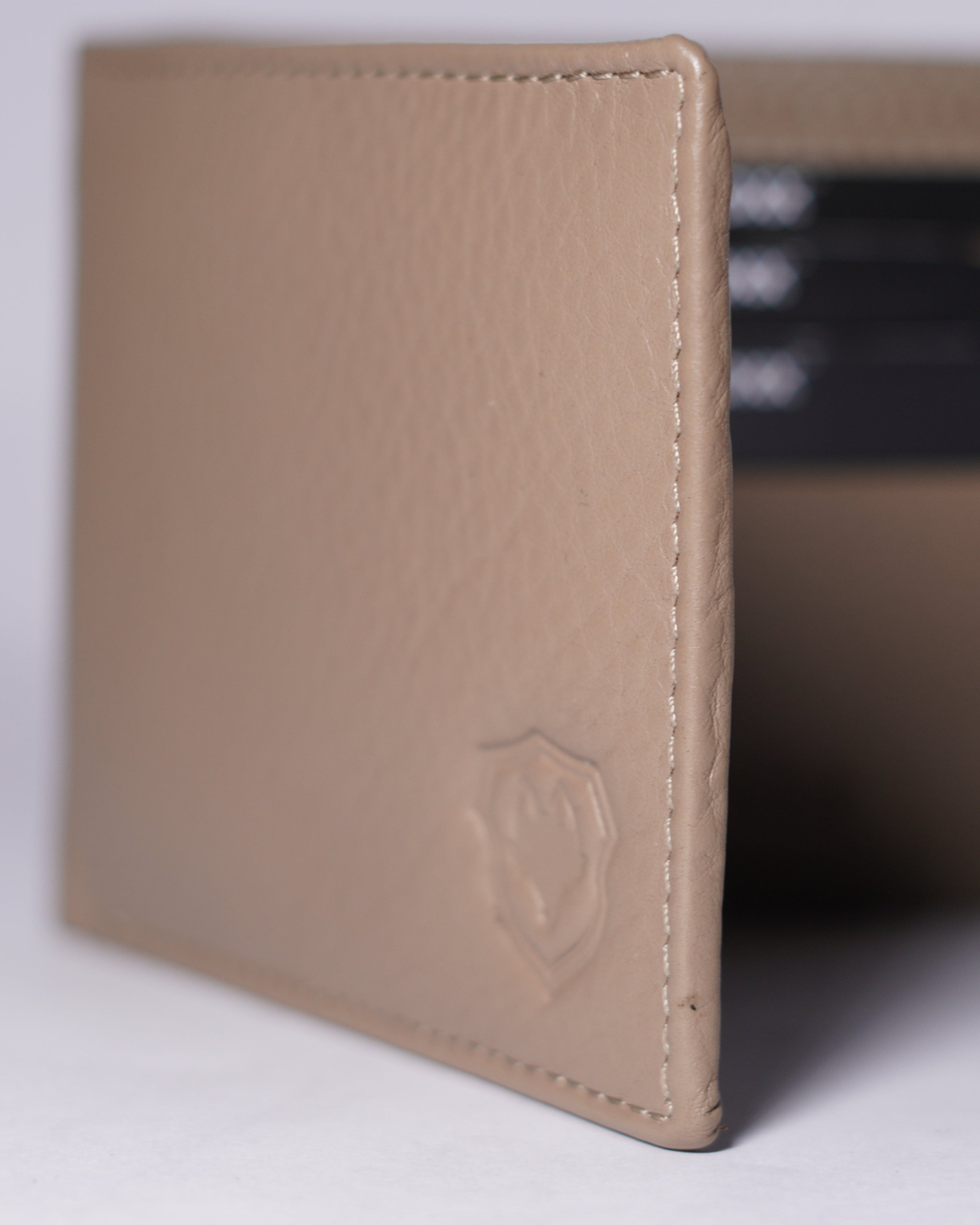 Wildfoxx Desert Beige Elite Bi-Fold Men’s Wallet – Cash & Card