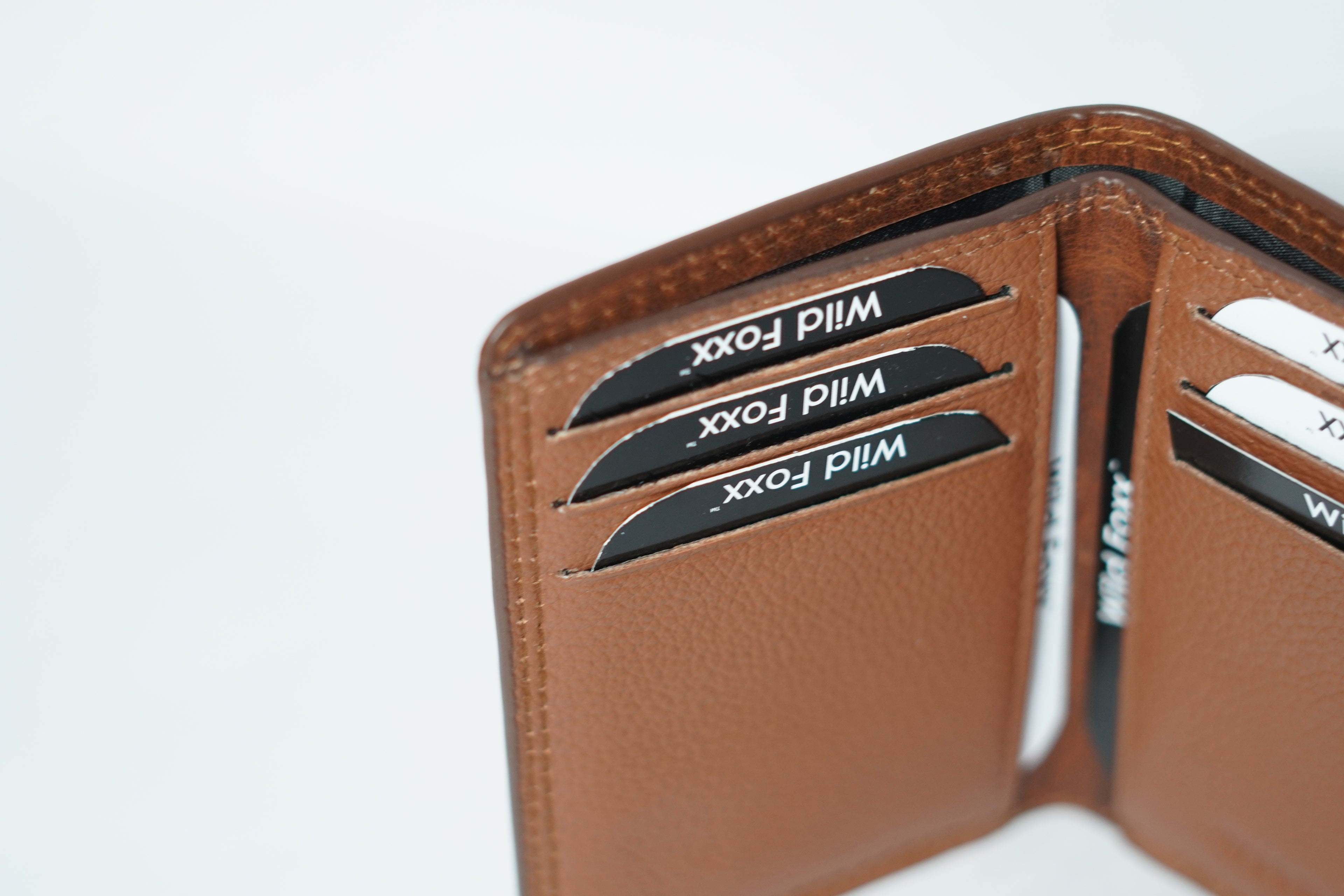 Wildfoxx Bi-Fold Leather Card Holder - Textured Brown